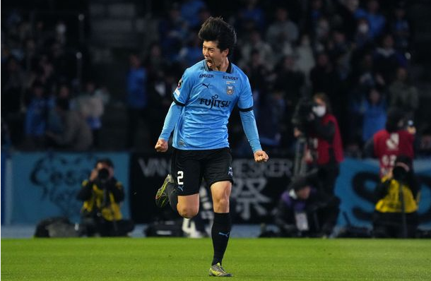 japan s rising star joins spurs