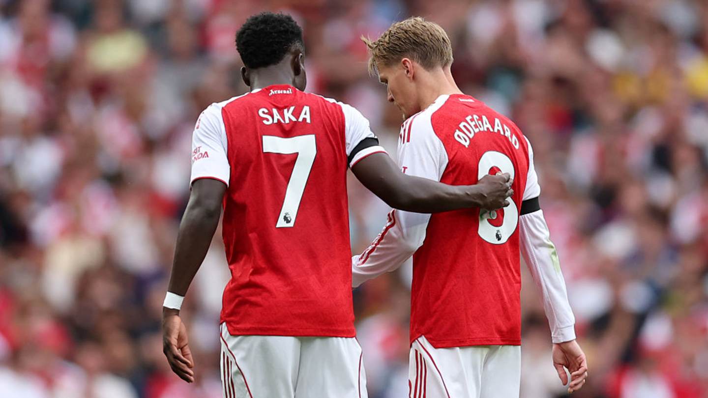 Arsenal Bukayo Saka celebrating during 2025 match with injury boost news