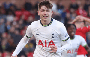 Tottenham's 17-year-old record-breaker Mikey Moore chooses Rangers over Championship clubs for season-long loan