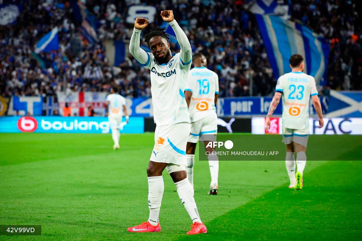 Jonathan Rowe in Bologna FC jersey after Marseille fight transfer 2025