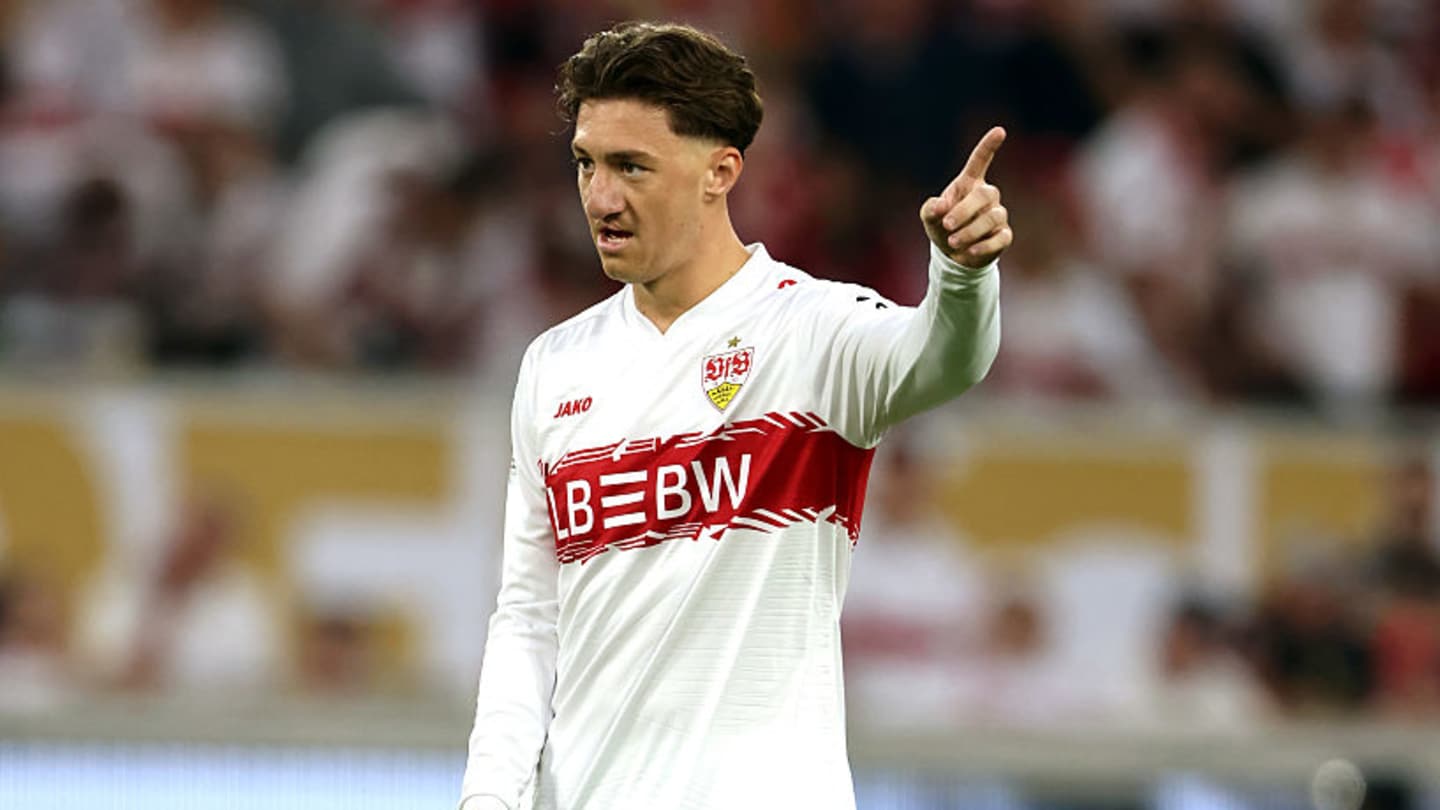Angelo Stiller in VfB Stuttgart kit during Bundesliga match 2025