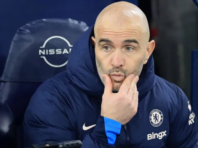 Chelsea manager Enzo Maresca during a match in 2025