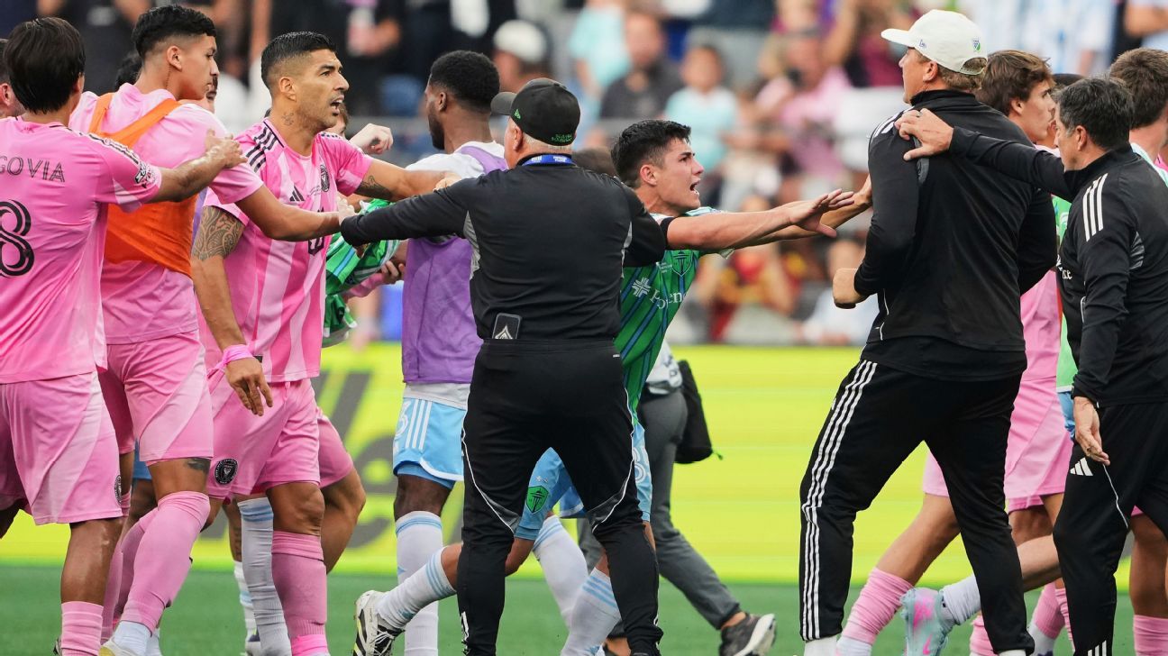 Inter Miami forward Luis Suárez reacts during MLS match