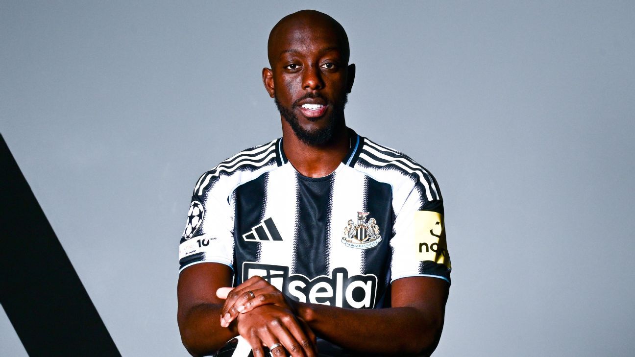 Yoane Wissa in Newcastle United football kit 2025