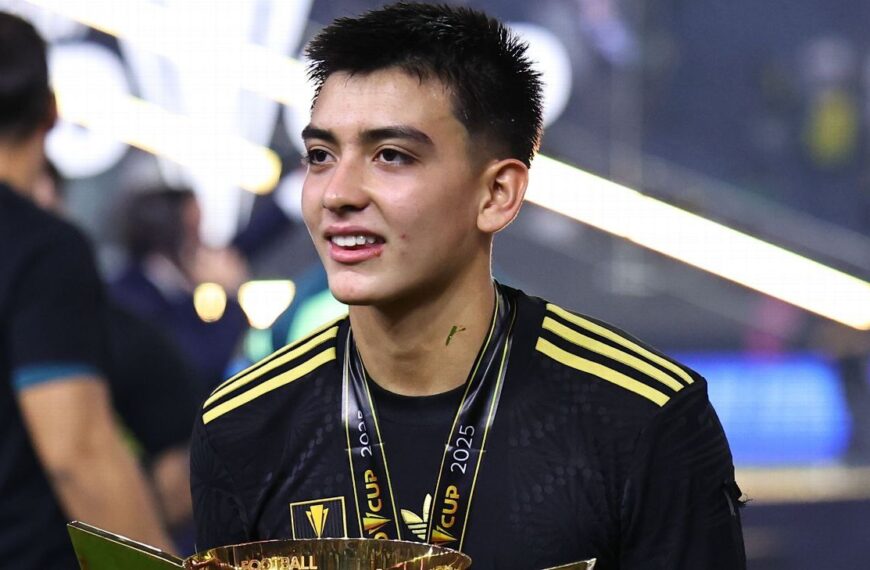 Gilberto Mora Mexican footballer in match action October 2025